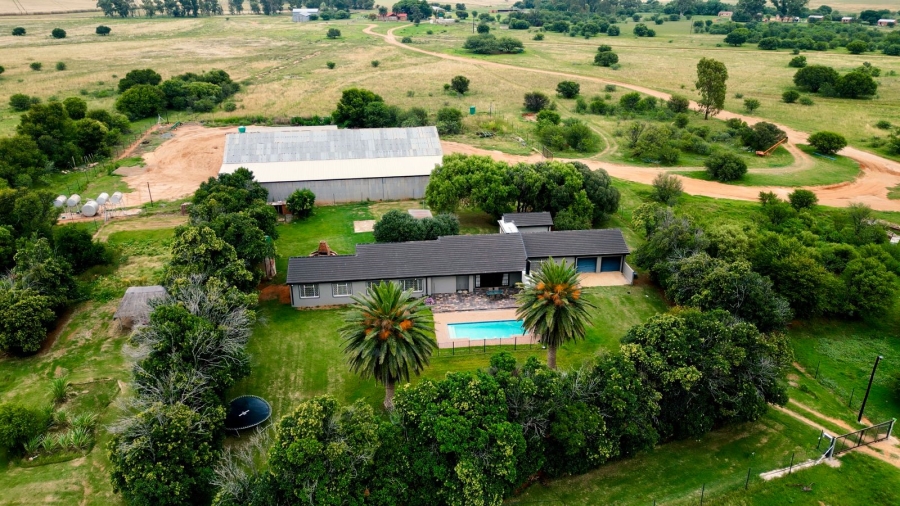 8 Bedroom Property for Sale in Bloemfontein Rural Free State